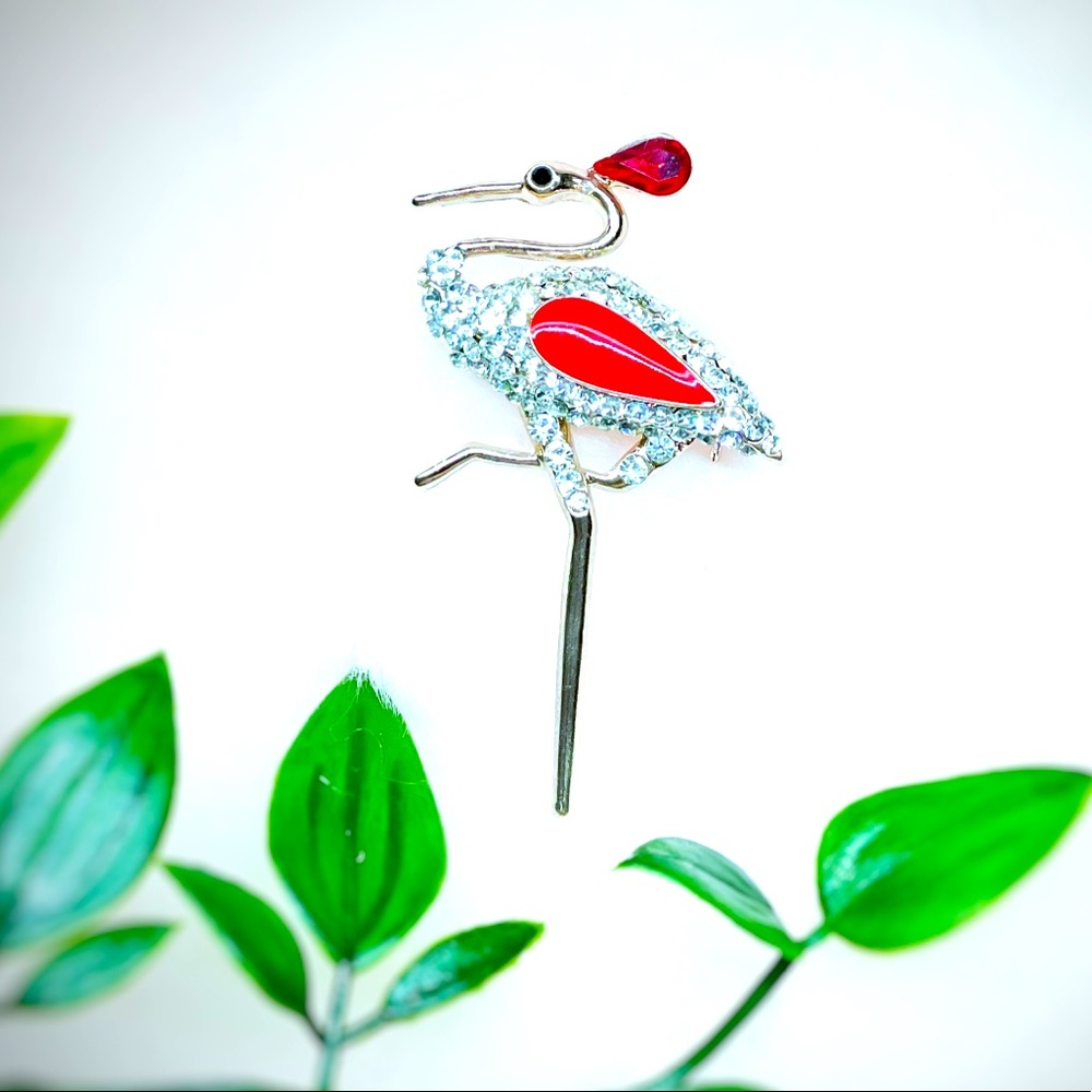 Brooch🦩